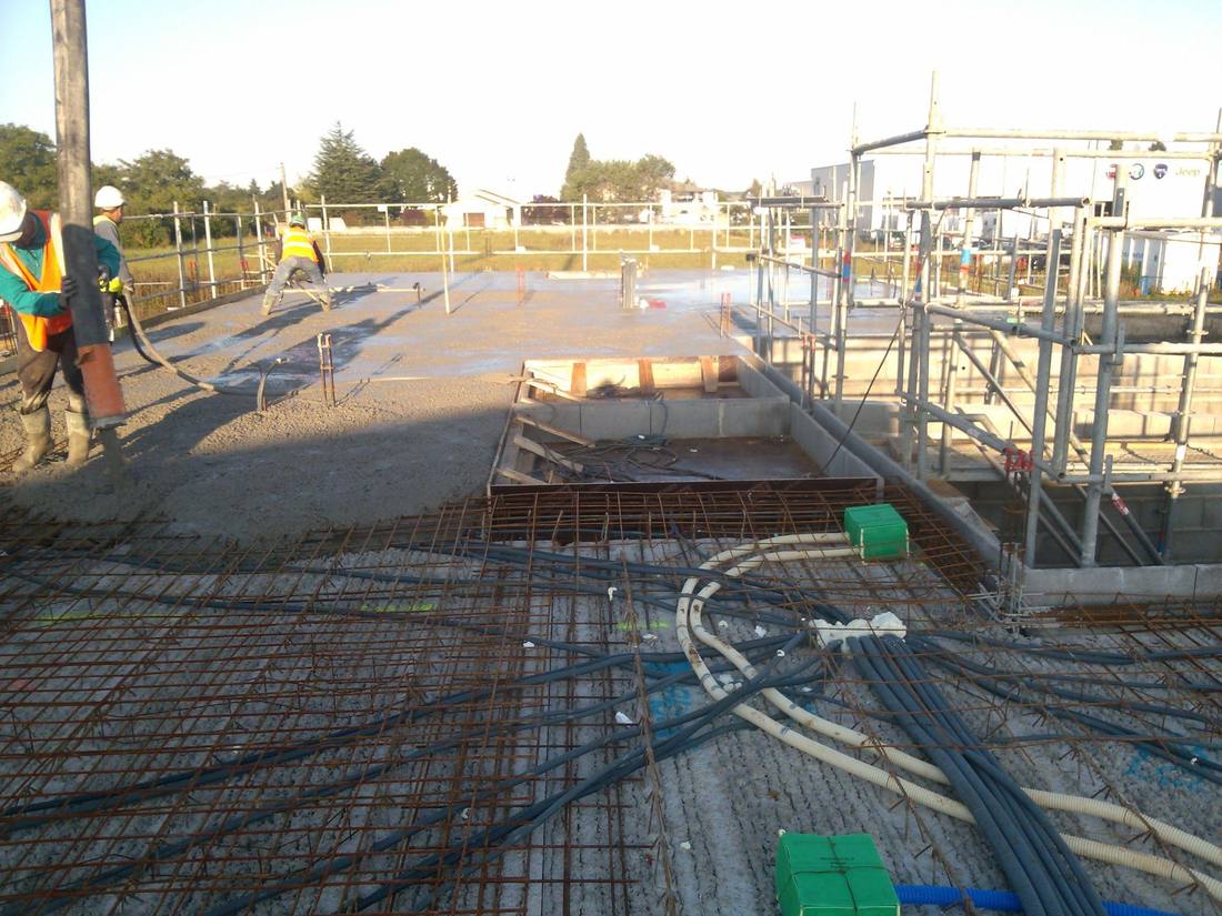 Coulage et ferraillage d’un plancher béton